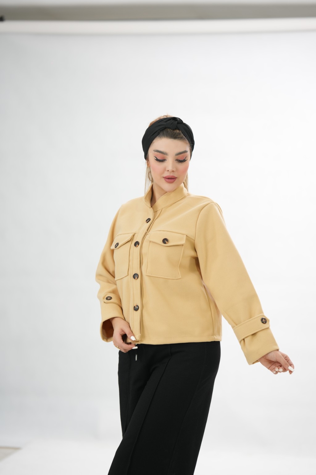 کت فوتر پاییزه زنانه رنگ کرم فری سایز دنیای لی