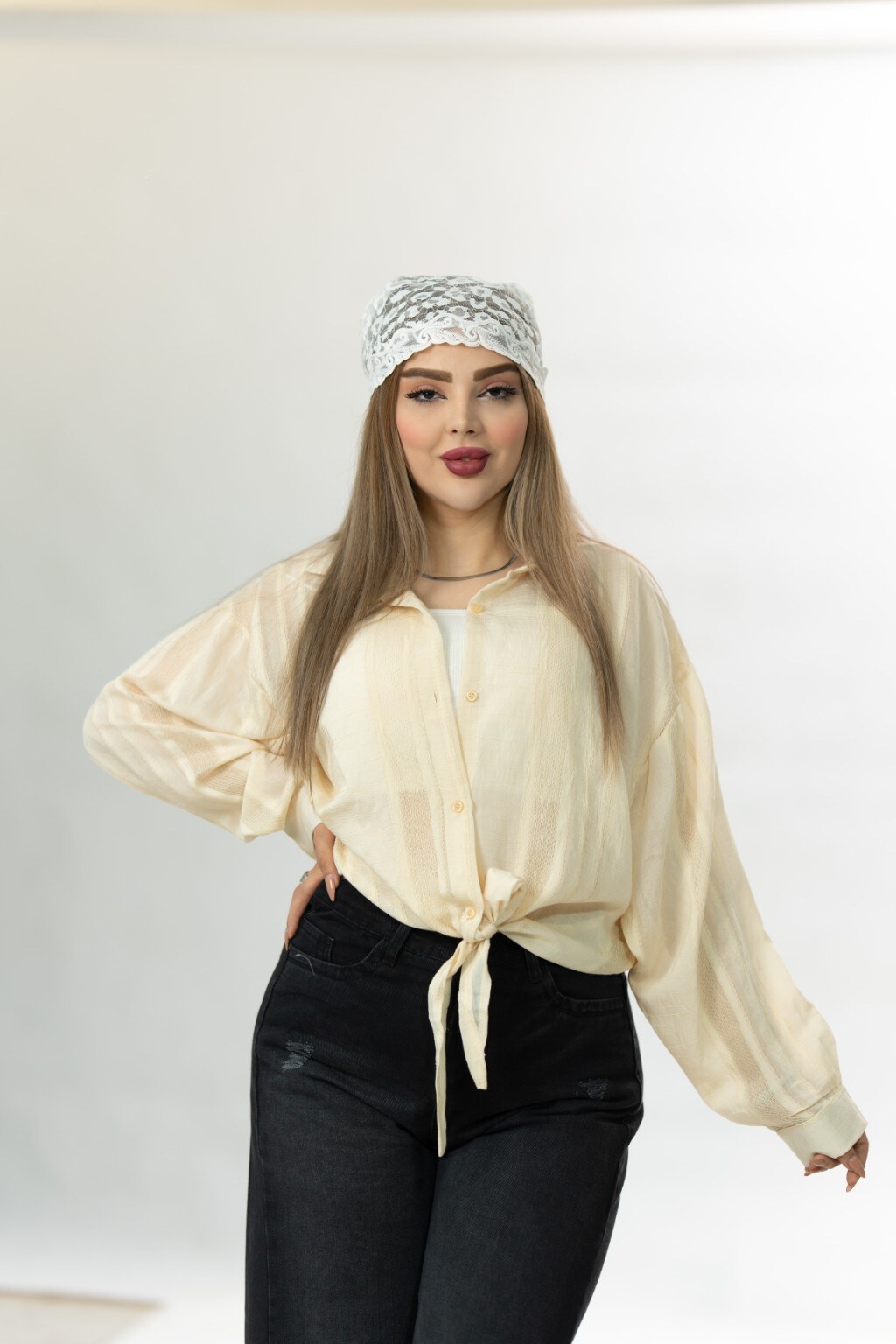 شومیز گرهی شیشه‌ای زنانه رنگ کرم - نمای کامل